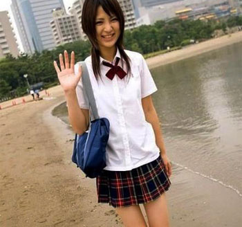 因为爱美所以日本女生的校服短